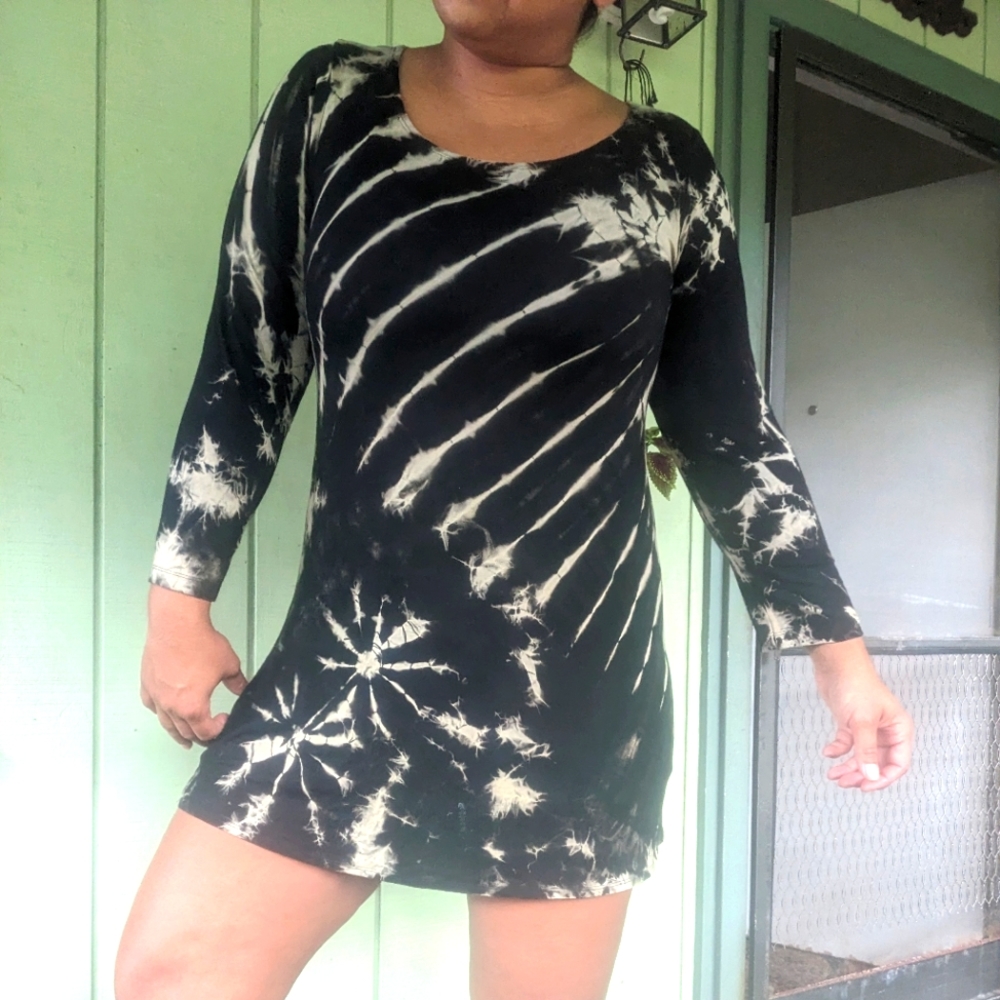 Tie dye long sleeve mini dress